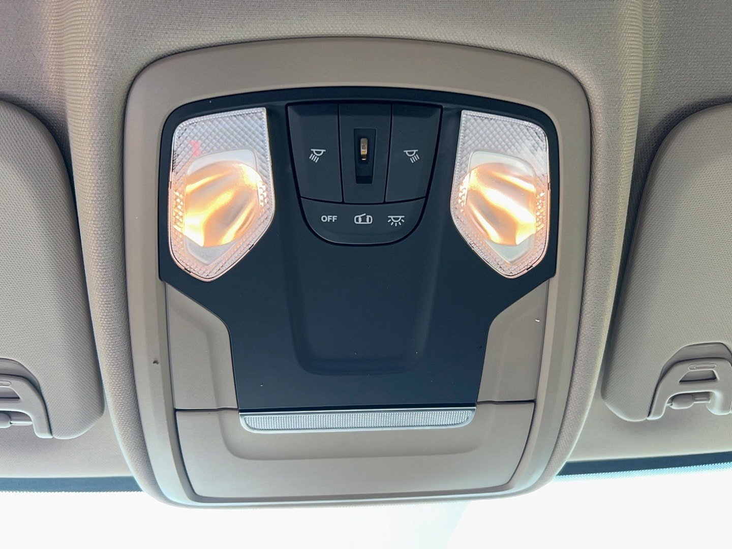 Used 2019 RAM 3500 Tradesman w/ Chrome Appearance Group AWD/4WD image 23