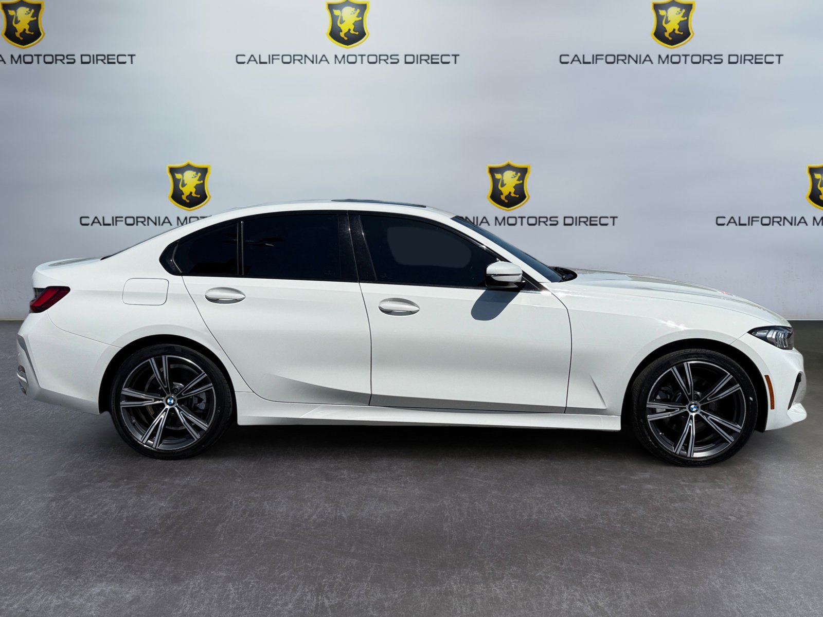 Used 2023 BMW 330i xDrive Sedan w/ Convenience Package AWD/4WD image 6