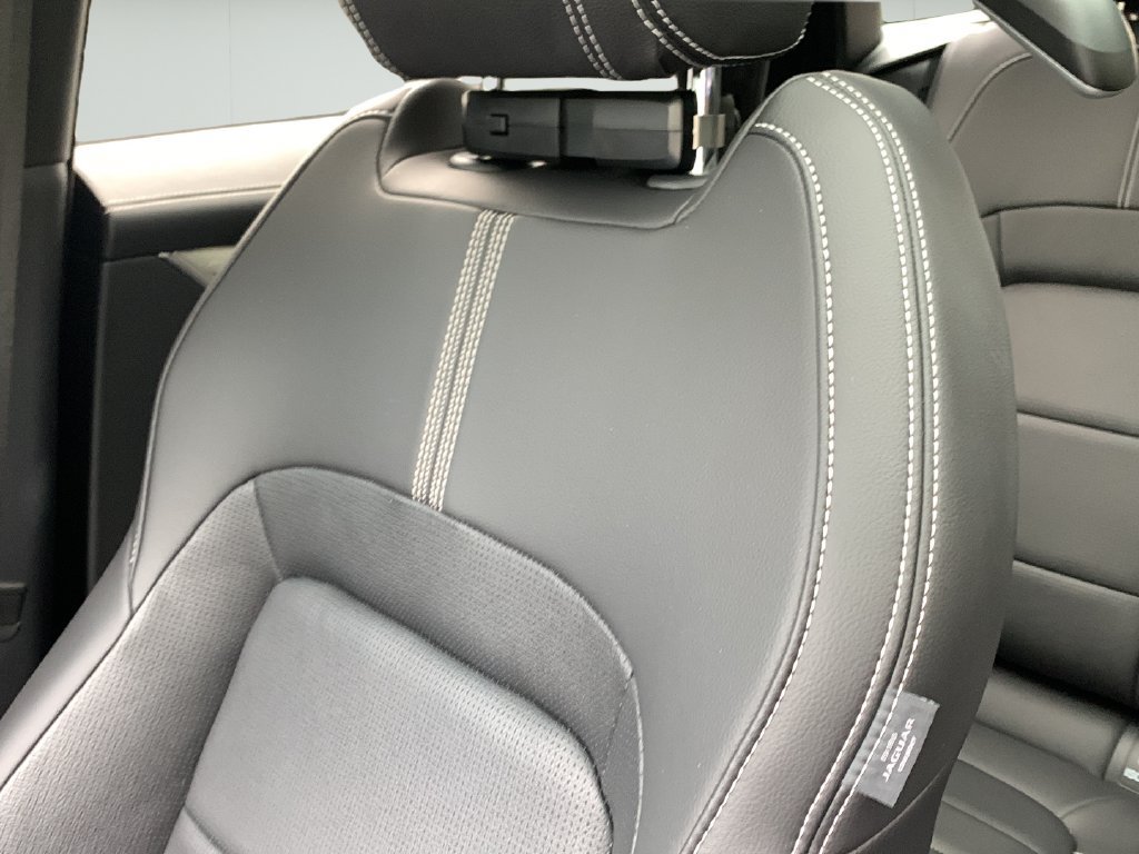 Used 2025 Jaguar F-PACE R-Dynamic S AWD/4WD image 40