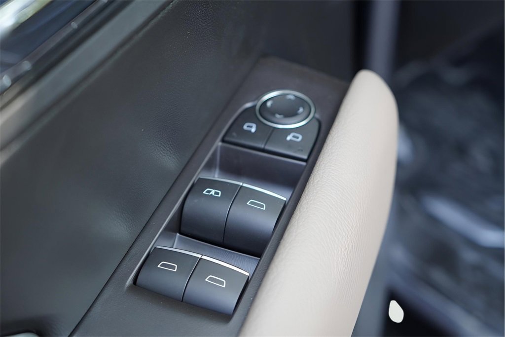 New 2026 GMC Canyon Denali image 18