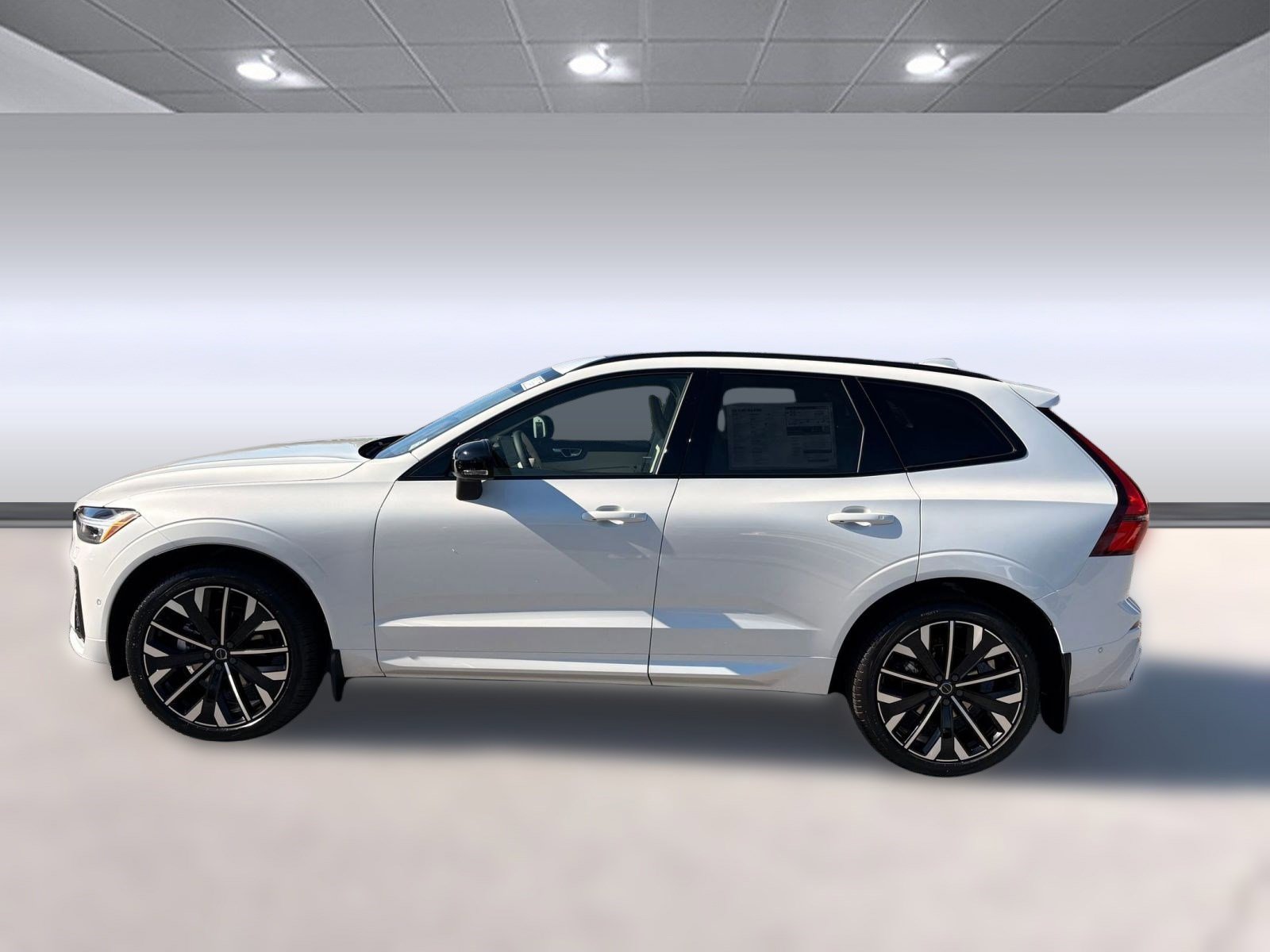 New 2026 Volvo XC60 B5 Ultra w/ Climate Package image 2