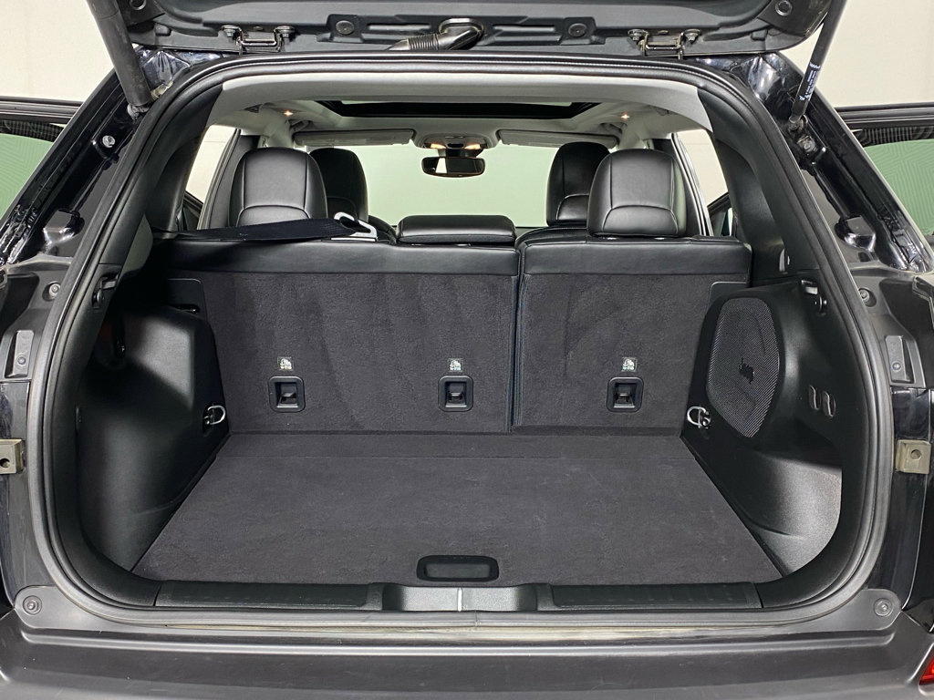 Used 2023 Jeep Cherokee Altitude Lux w/ Lux Elite Package image 24