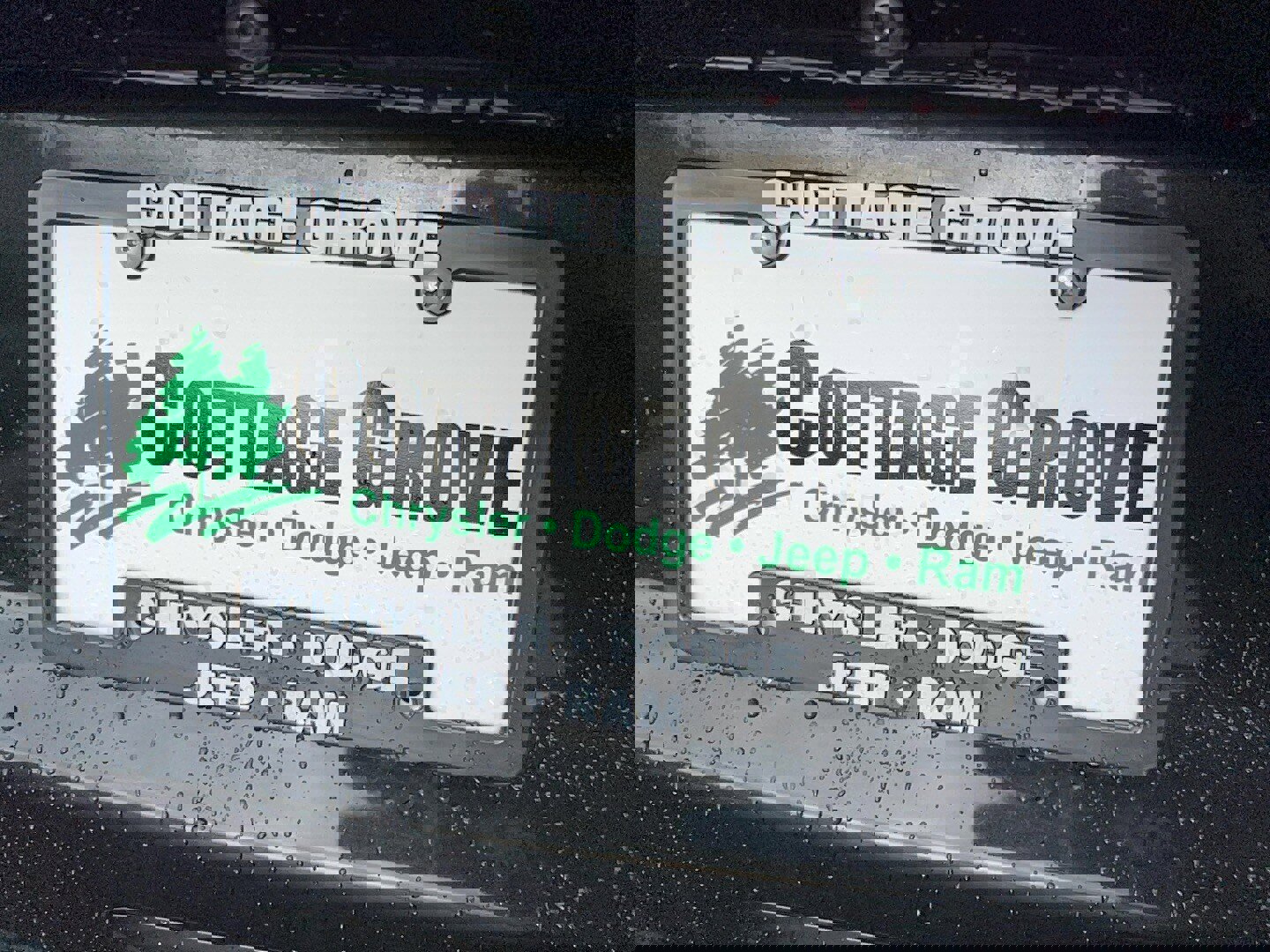 Used 2022 Chrysler Pacifica Touring-L image 8