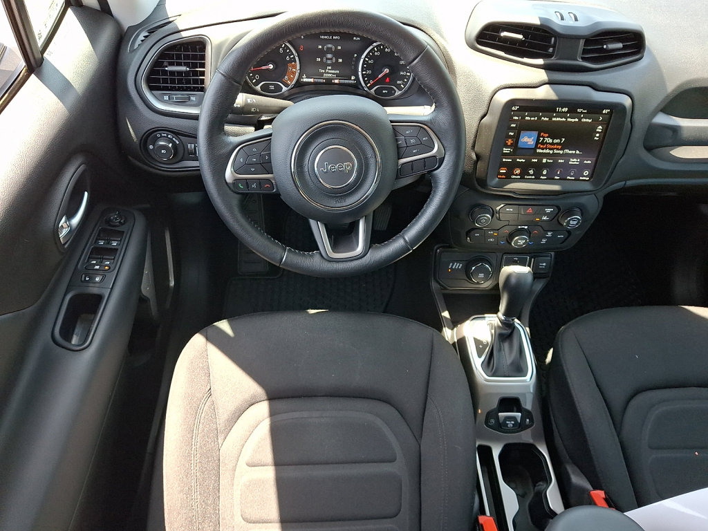 Certified 2022 Jeep Renegade Latitude w/ Convenience Group AWD/4WD image 22