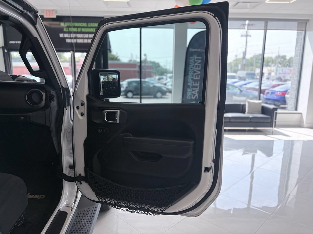 Used 2018 Jeep Wrangler Unlimited Sport S AWD/4WD image 38