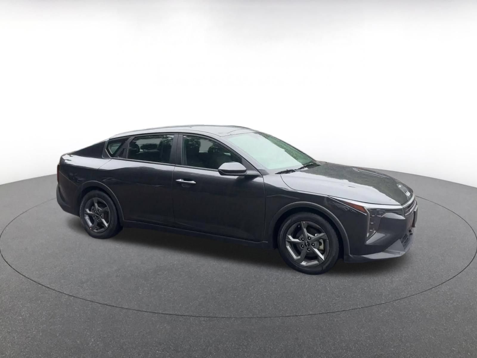 Used 2025 Kia K4 FWD image 2