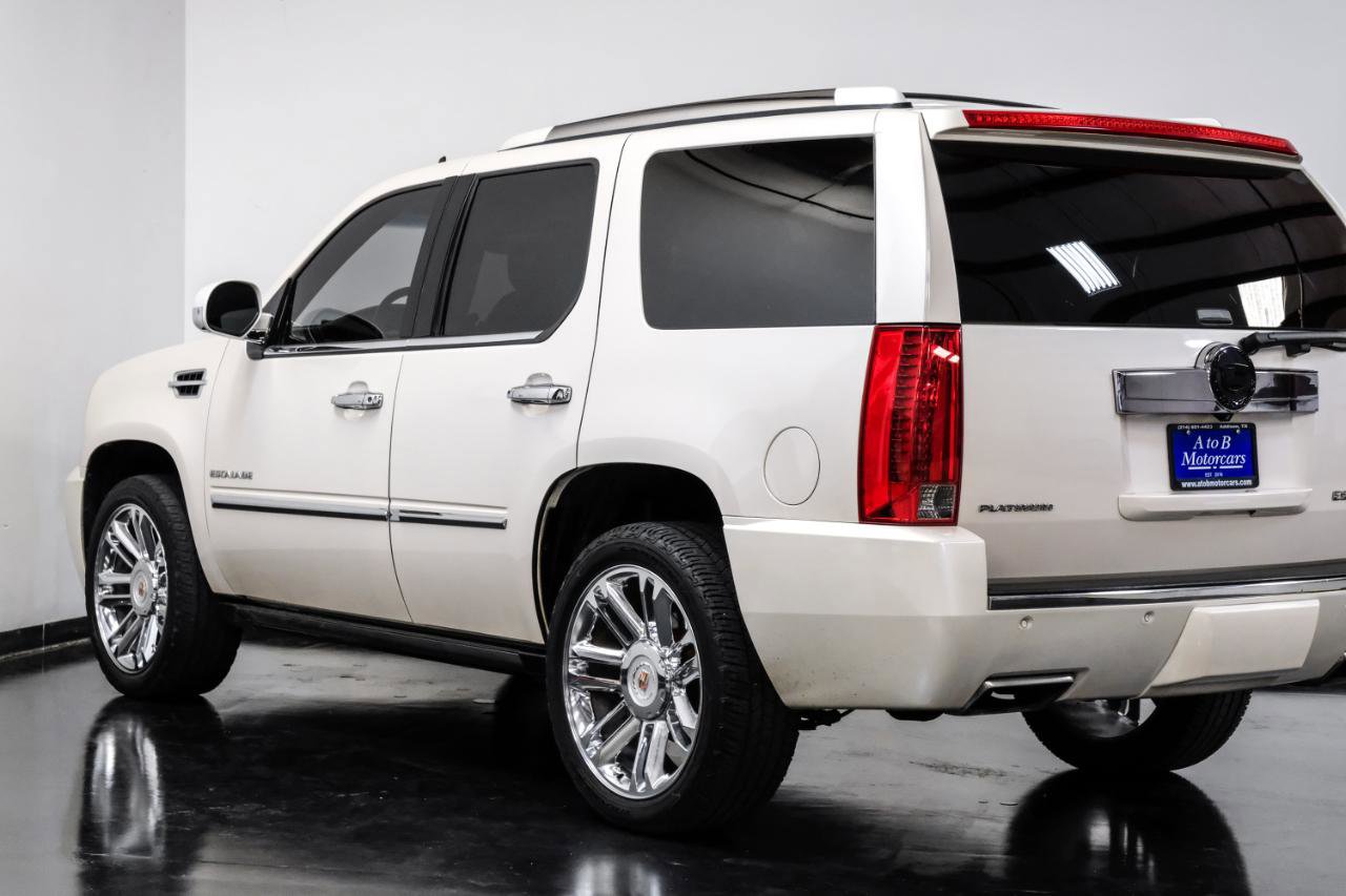 Used 2013 Cadillac Escalade Platinum RWD image 15