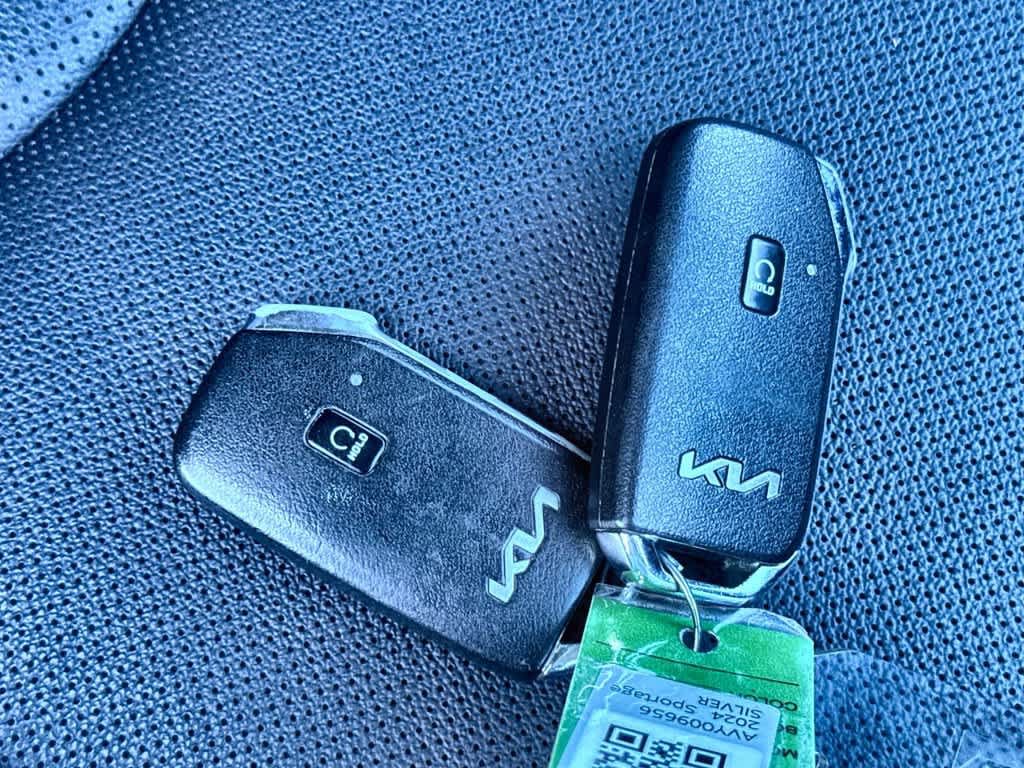 Used 2024 Kia Sportage EX FWD image 28