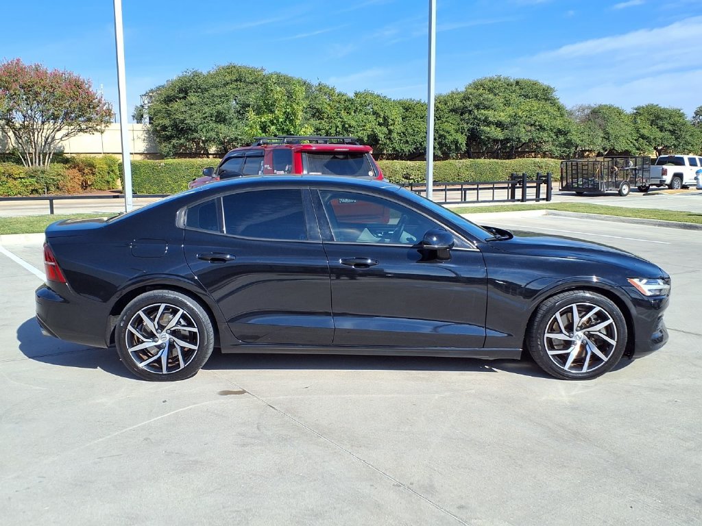 Used 2020 Volvo S60 T6 Momentum AWD/4WD image 2