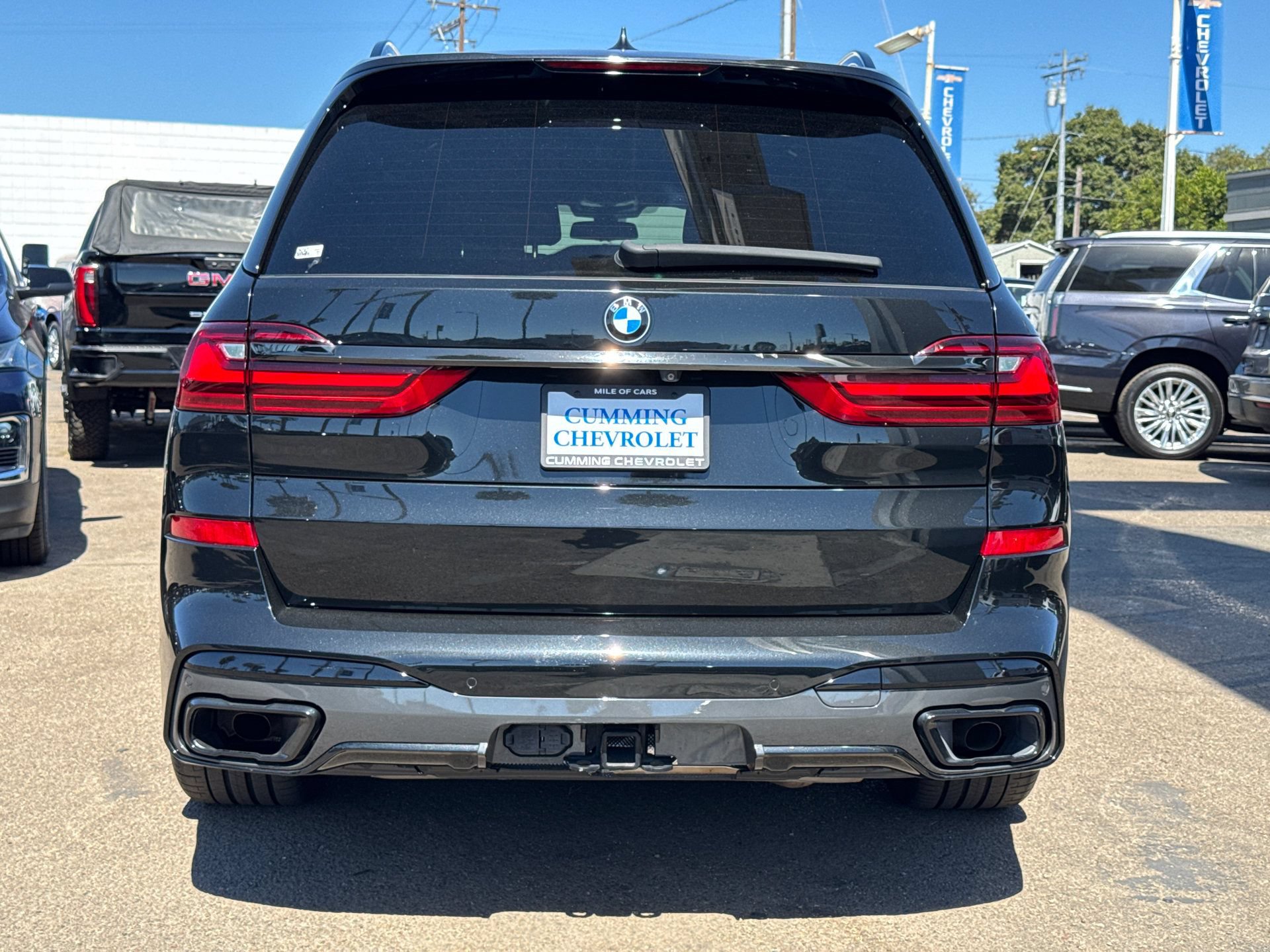 Used 2022 BMW X7 xDrive40i w/ M Sport Package AWD/4WD image 11