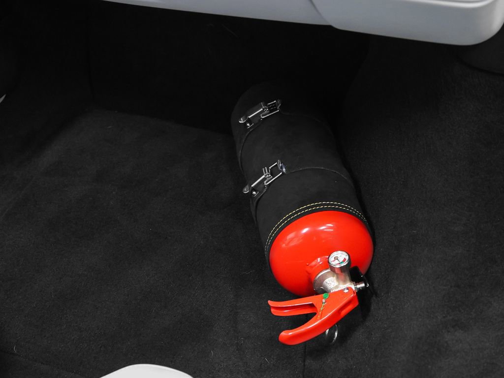 Used 2025 Ferrari 296 GTS image 25