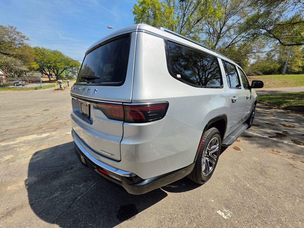 Used 2024 Jeep Wagoneer L Series II image 43