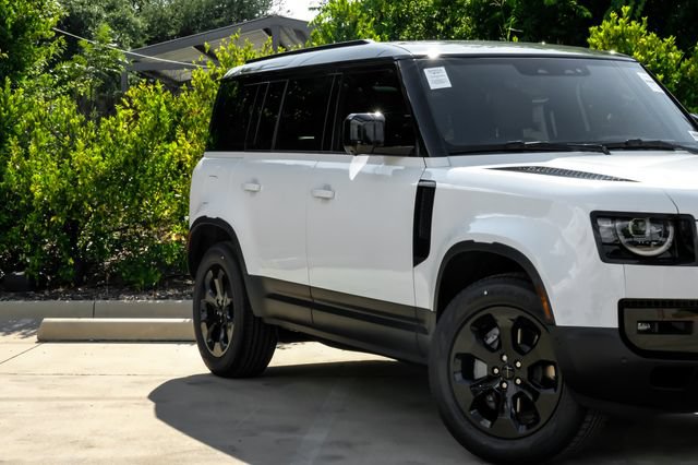 New 2026 Land Rover Defender 110 S AWD/4WD image 7