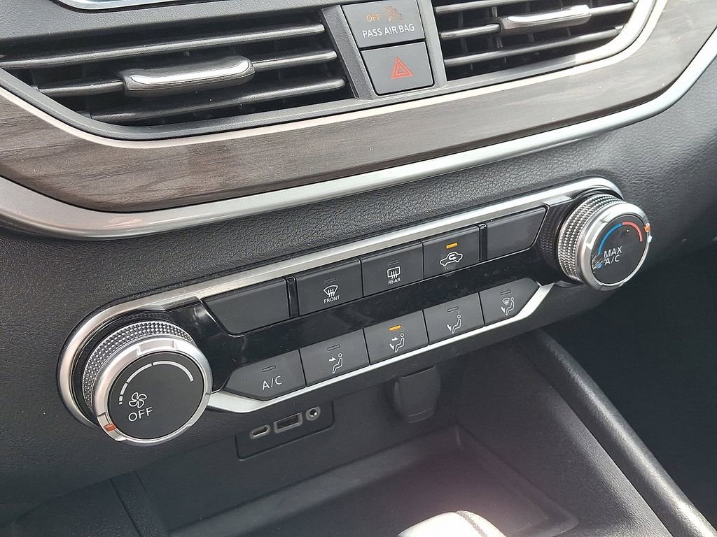 Used 2025 Nissan Altima 2.5 SV image 16