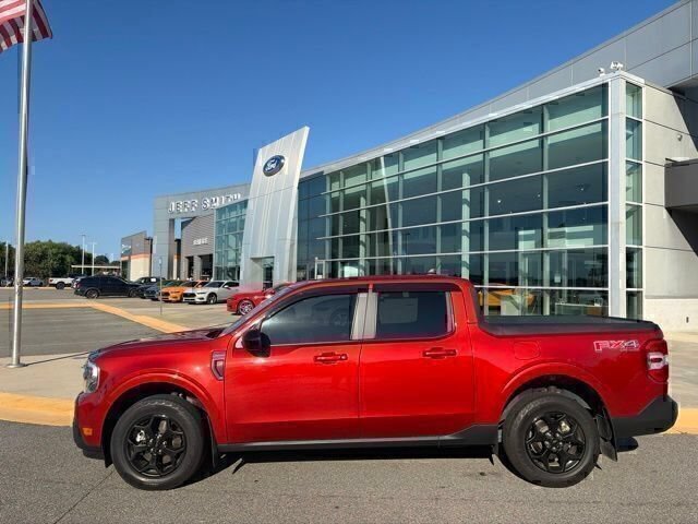 Used 2024 Ford Maverick Lariat w/ FX4 Off-Road Package AWD/4WD image 2