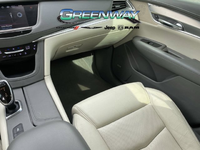 Used 2017 Cadillac XT5 Premium Luxury FWD image 16