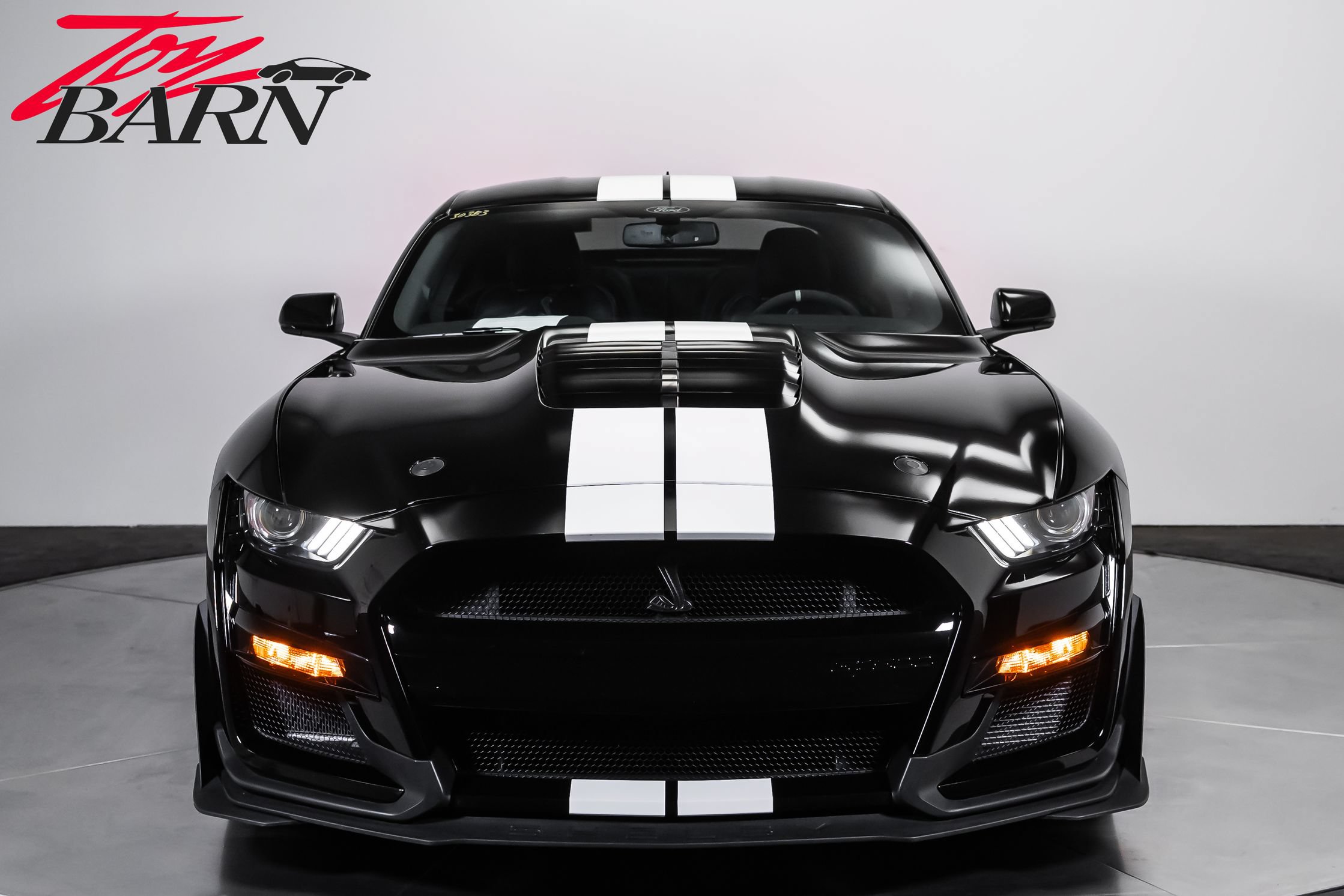 Used 2021 Ford Mustang Shelby GT500 w/ Technology Package RWD image 8