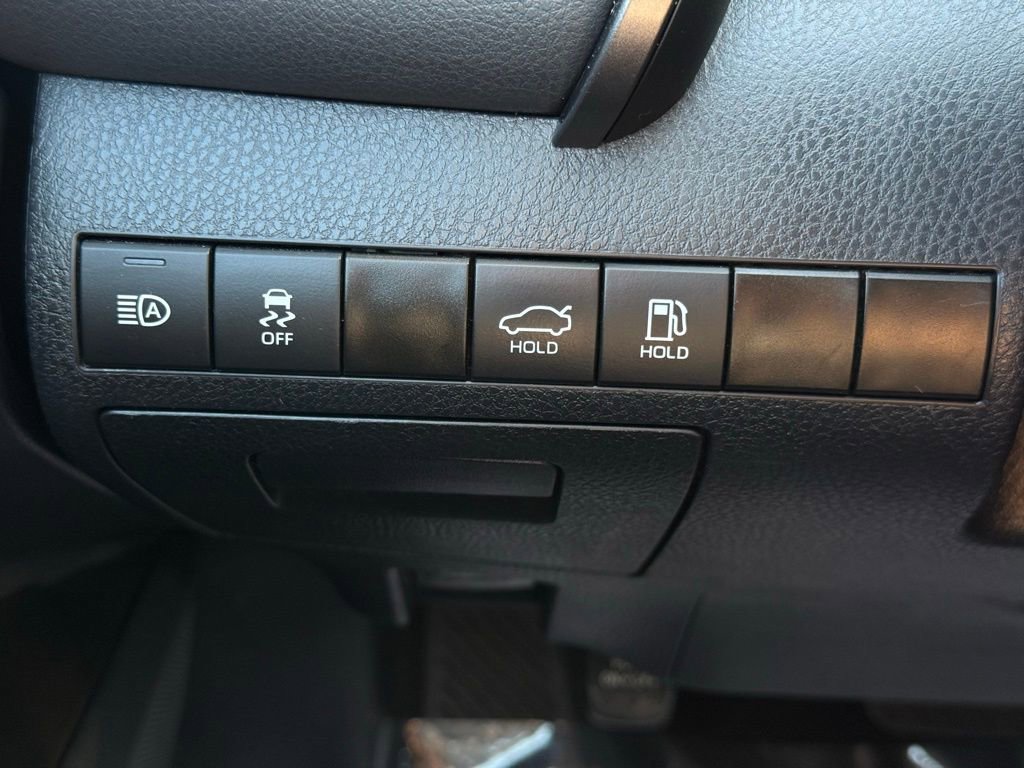 Used 2024 Toyota Camry SE image 25