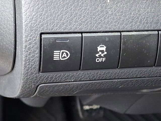 Used 2020 Toyota Camry LE image 24