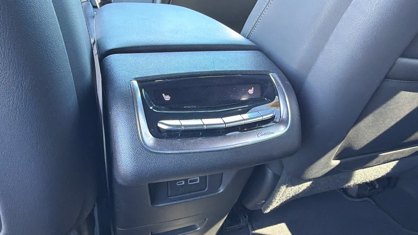 Used 2020 Cadillac XT6 Premium Luxury FWD image 25