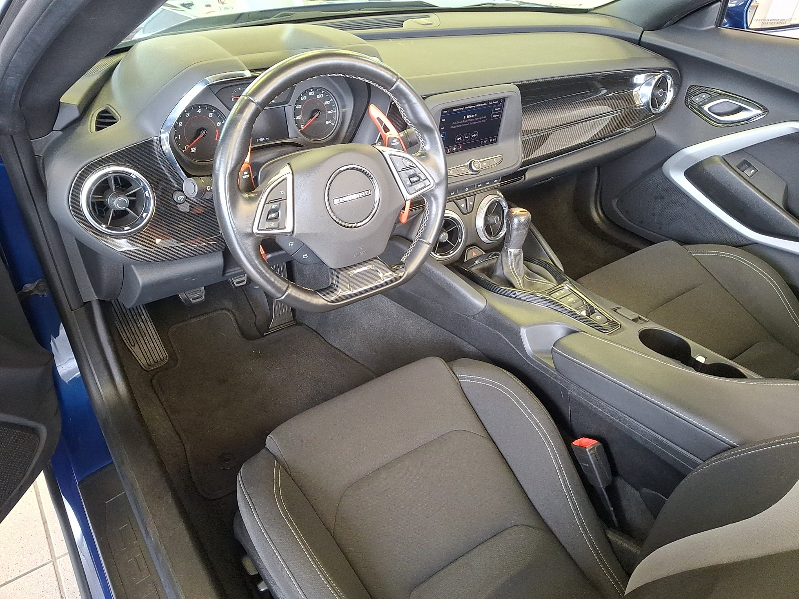 Used 2024 Chevrolet Camaro LT RWD image 8