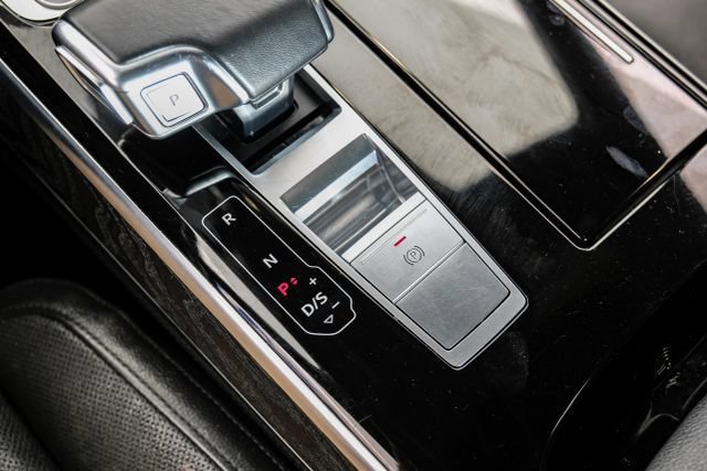 Used 2022 Audi A8 L 3.0T w/ Executive Package AWD/4WD image 33