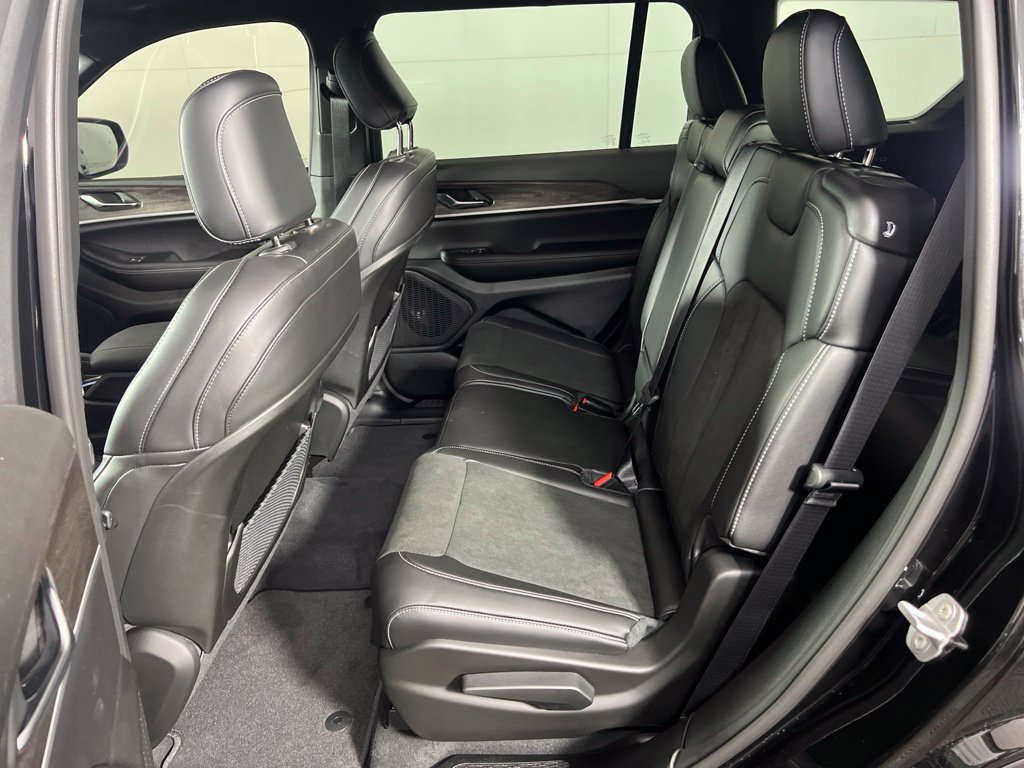 New 2027 Jeep Grand Cherokee L 4WD image 10
