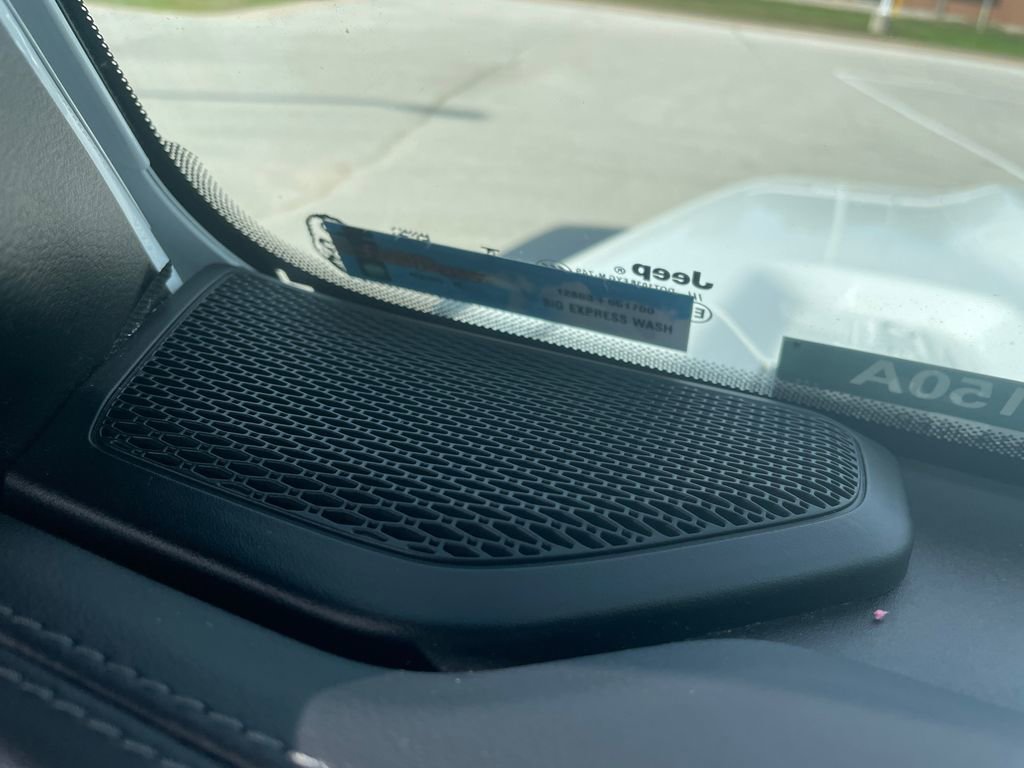 Used 2024 Jeep Gladiator Mojave w/ Convenience Group image 21