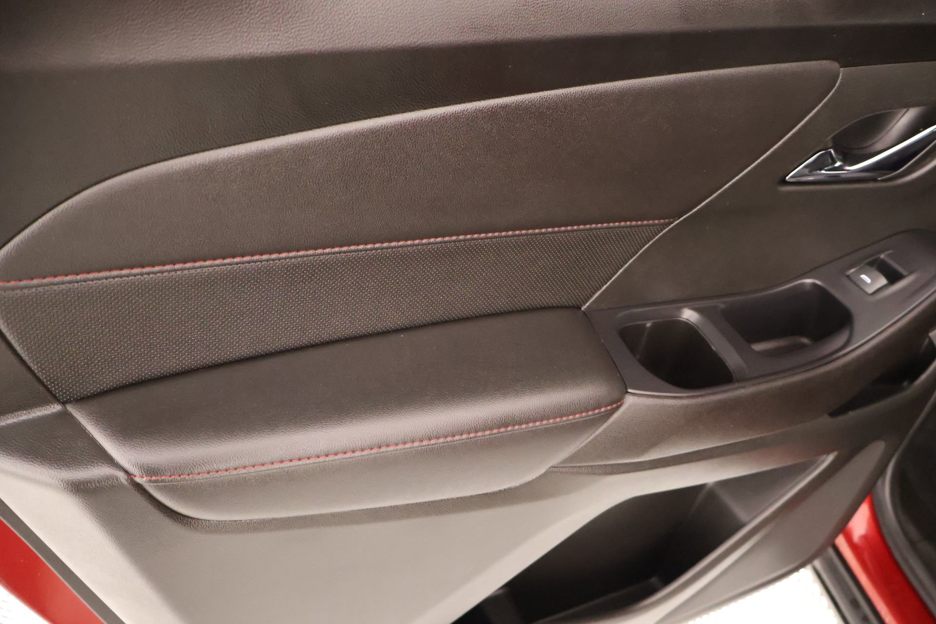 Used 2022 Chevrolet Traverse RS w/ LPO, Floor Liner Package image 17