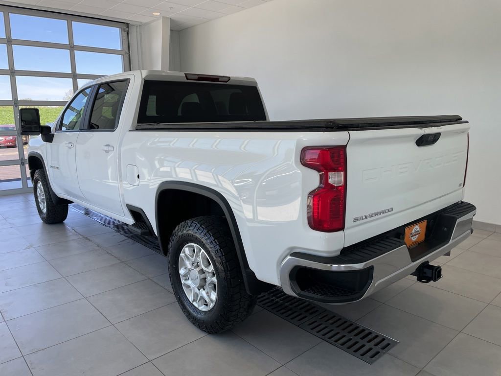 Used 2020 Chevrolet Silverado 2500 LT w/ Convenience Package AWD/4WD image 3