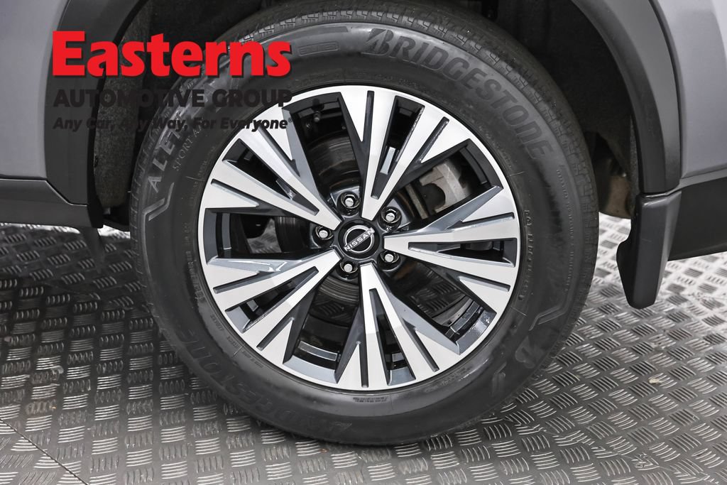 Used 2023 Nissan Rogue SV AWD/4WD image 33