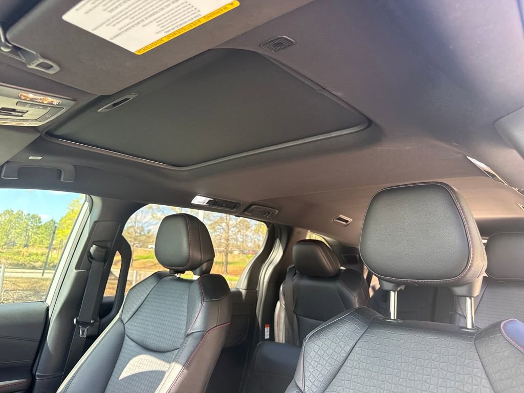 Used 2025 Toyota Sienna XSE w/ XSE Plus Package image 25