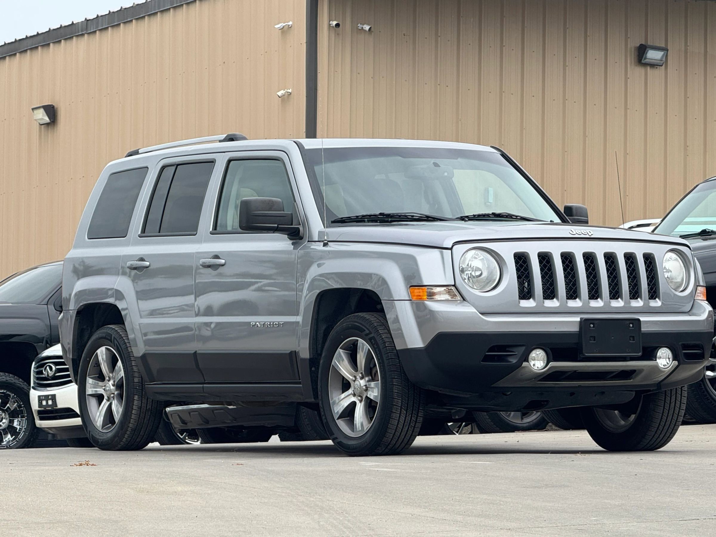 Used 2017 Jeep Patriot High Altitude image 6