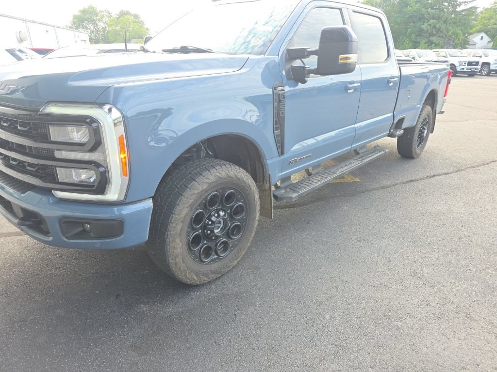 Used 2023 Ford F350 Lariat w/ Lariat Ultimate Package AWD/4WD image 2
