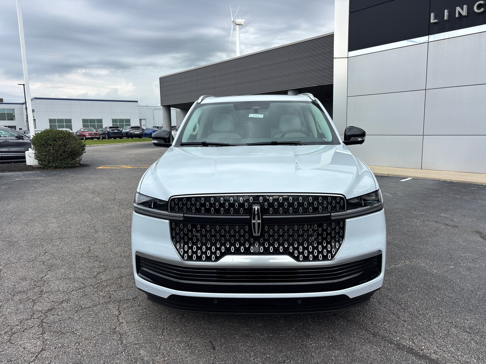 New 2026 Lincoln Navigator Reserve AWD/4WD image 2