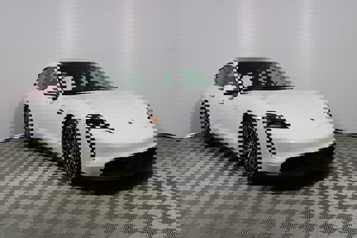 Used 2022 Porsche Taycan image 38