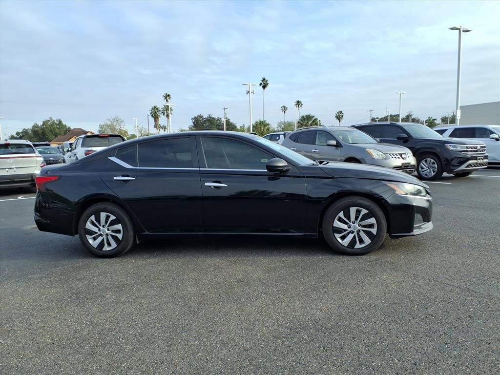 Used 2025 Nissan Altima 2.5 S image 6