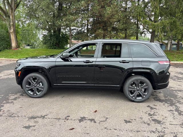 New 2027 Jeep Grand Cherokee Limited AWD/4WD image 3