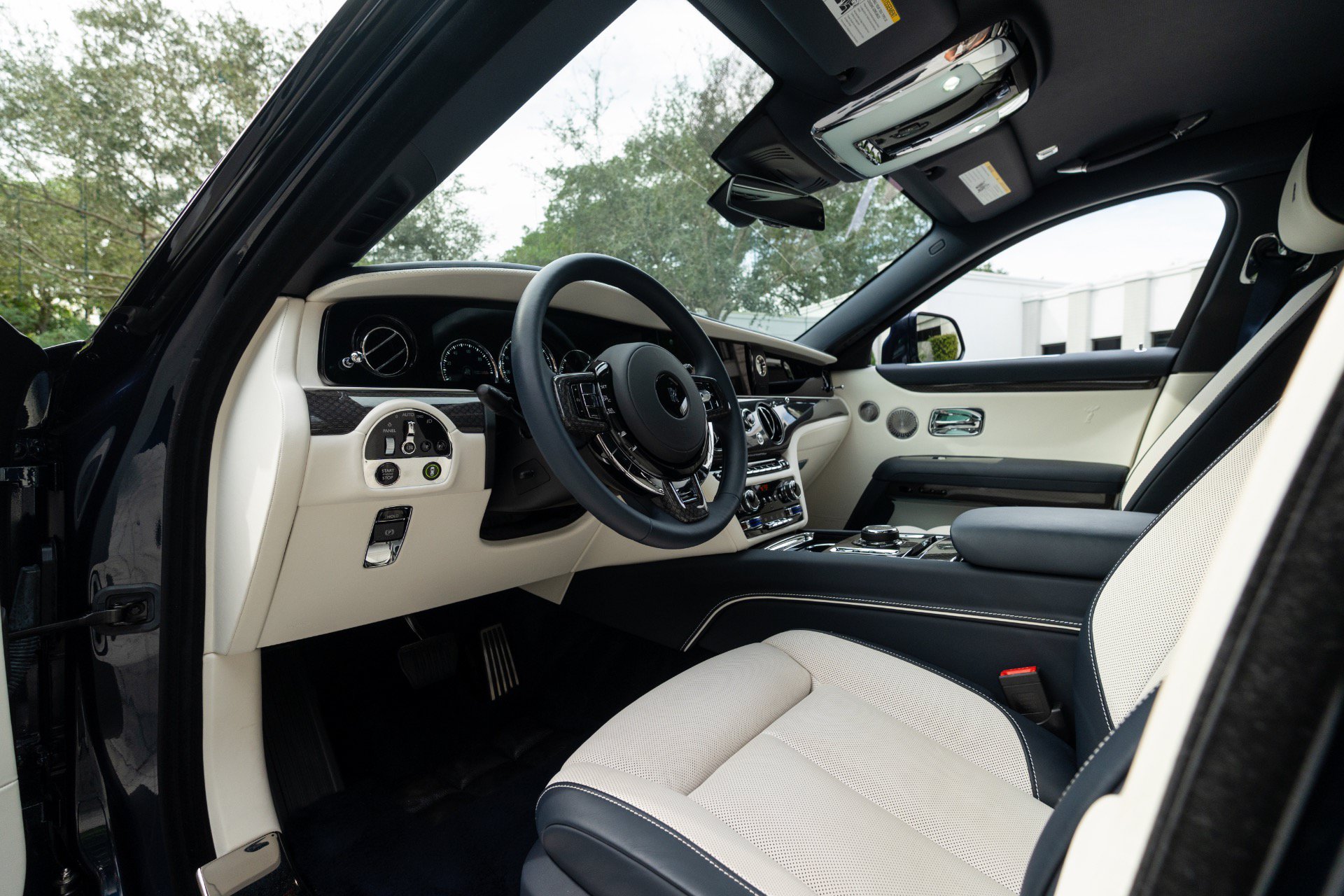 Used 2023 Rolls-Royce Ghost Black Badge w/ Black Badge Ghost Package AWD/4WD image 72
