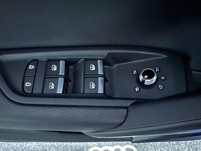 Used 2022 Audi Q5 2.0T Premium w/ Convenience Package AWD/4WD image 16