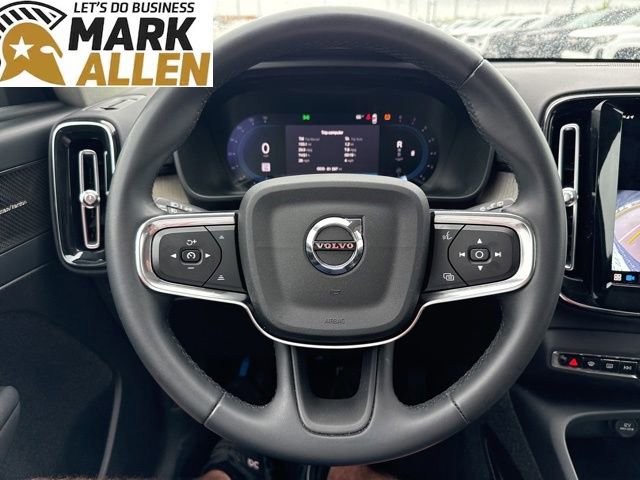 Used 2023 Volvo XC40 B4 Ultimate FWD image 11