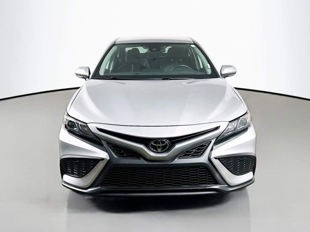 Used 2023 Toyota Camry SE FWD image 2