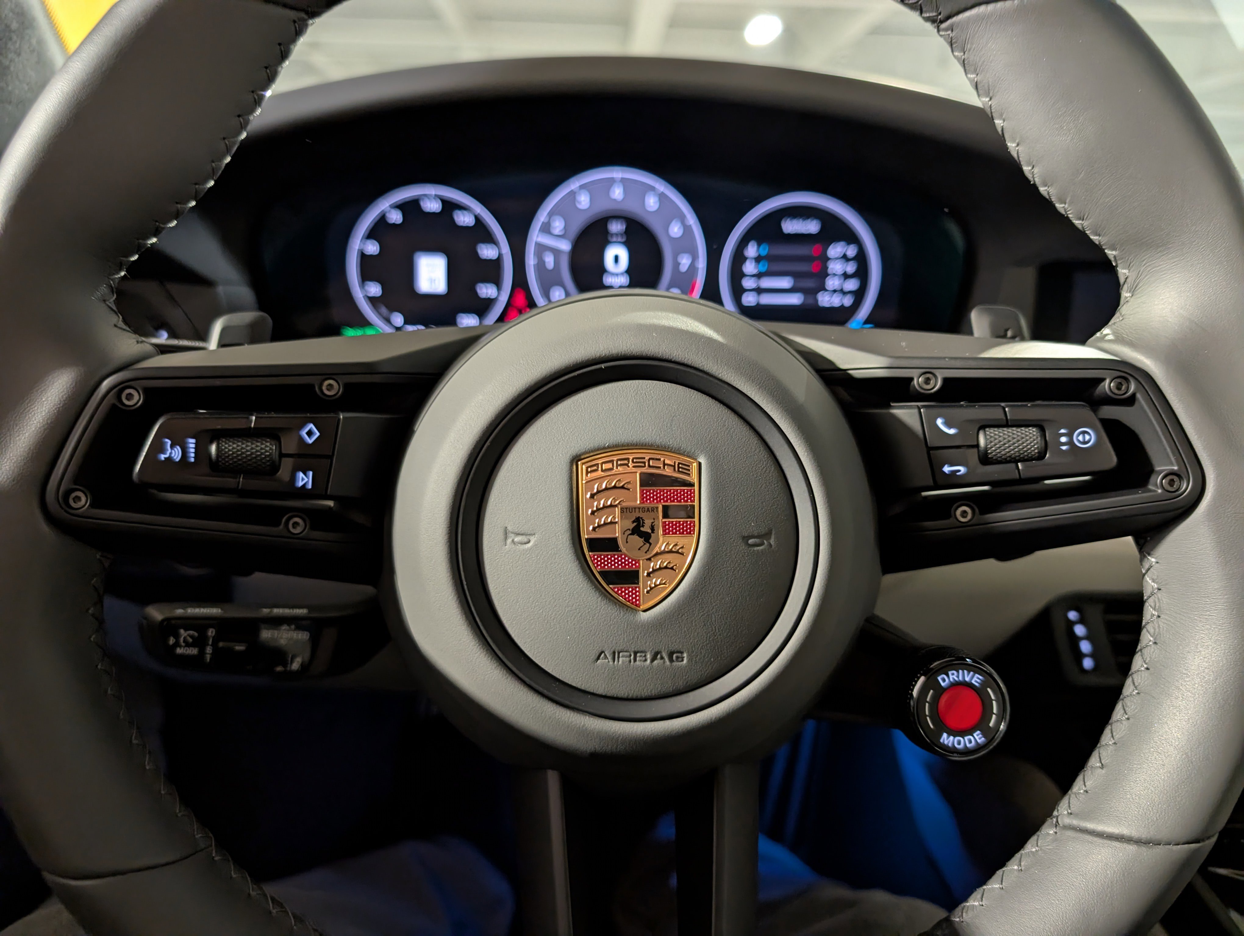 Certified 2025 Porsche 911 Carrera RWD image 6
