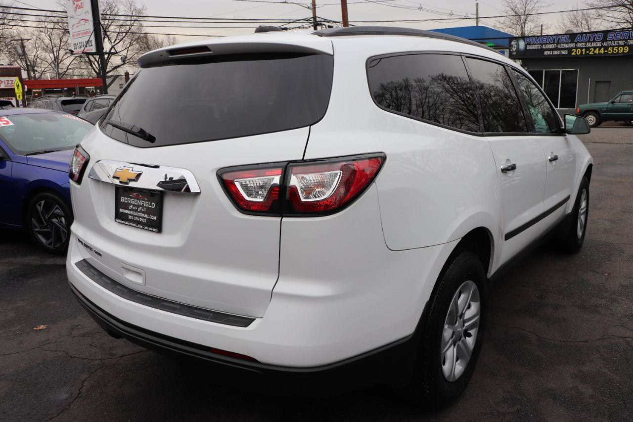 Used 2017 Chevrolet Traverse LS image 5