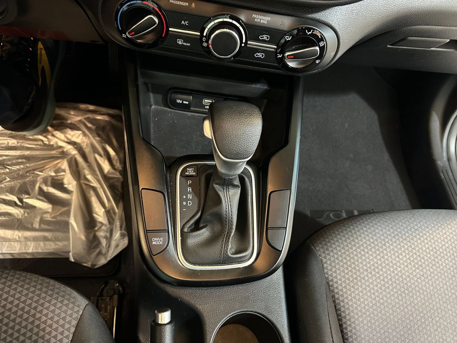 Used 2025 Kia Soul LX w/ LX Technology Package FWD image 40
