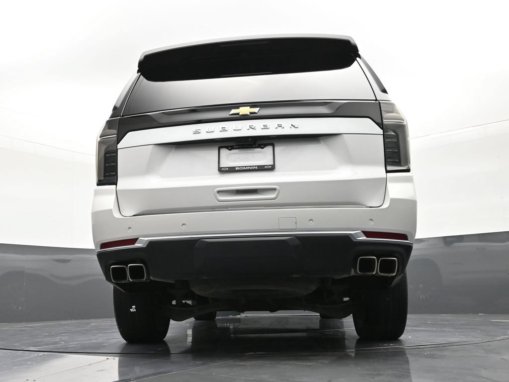 Used 2025 Chevrolet Suburban High Country AWD/4WD image 22