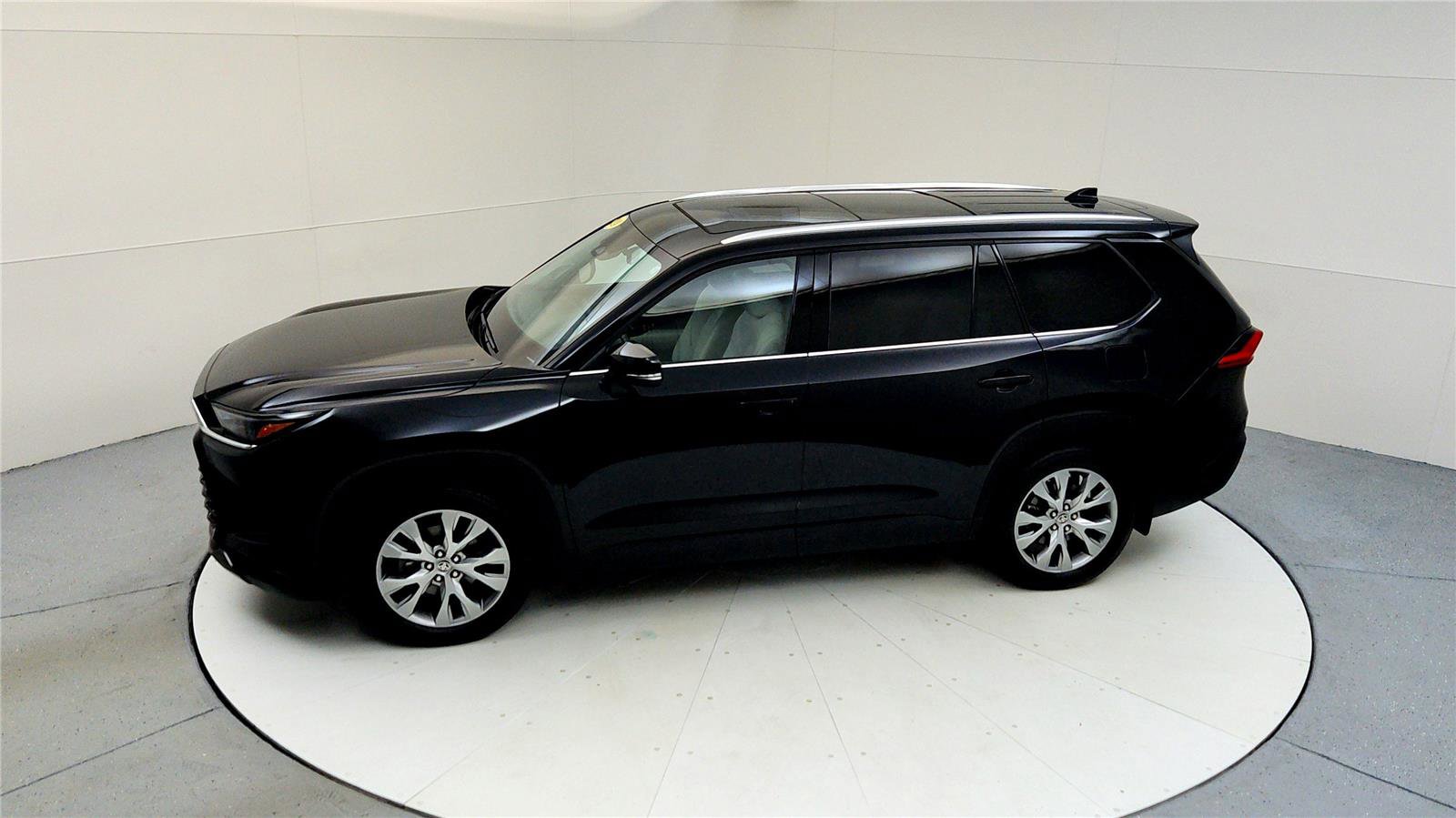 Used 2024 Toyota Grand Highlander Limited image 15