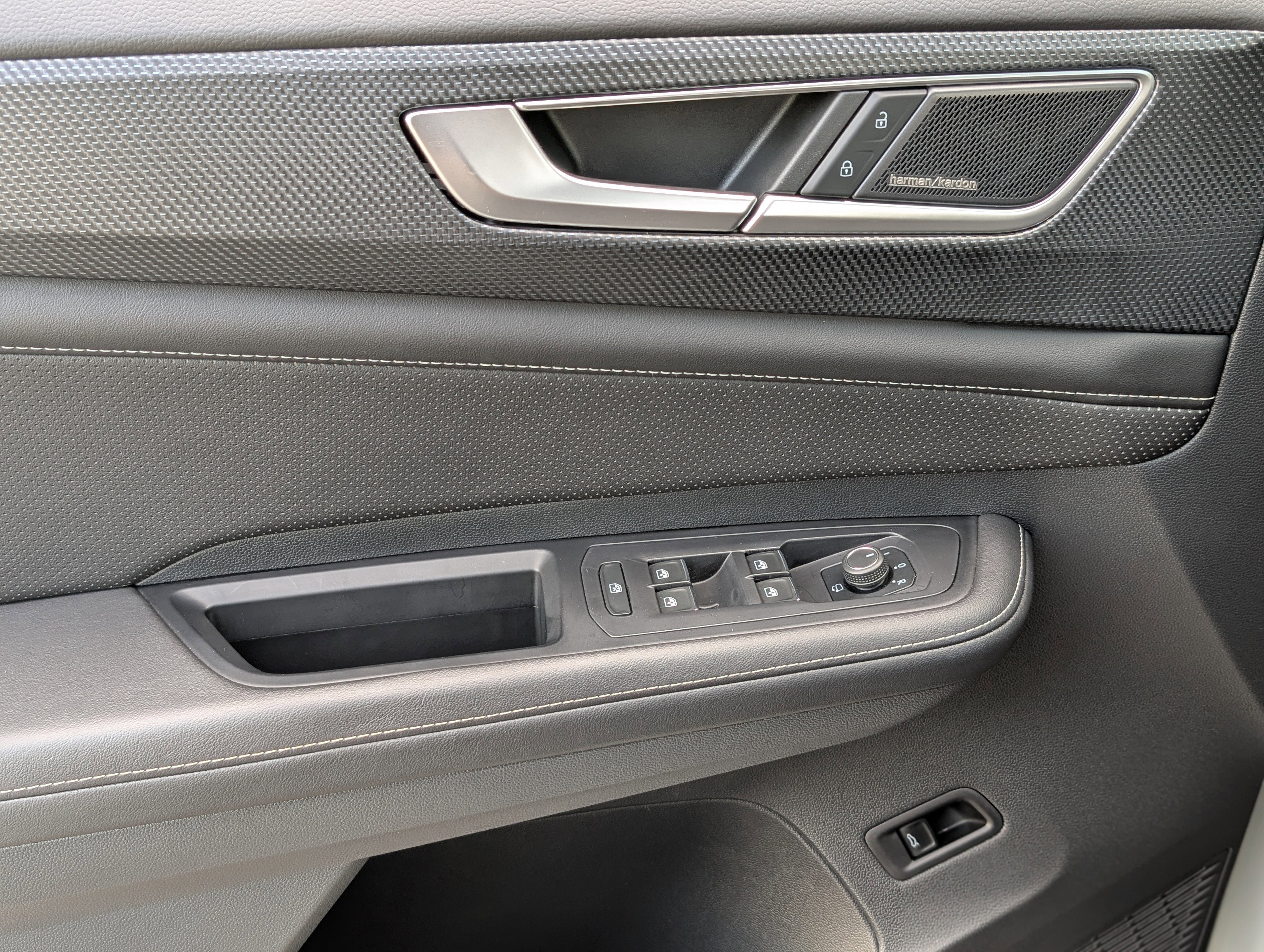 Used 2024 Volkswagen Atlas Cross Sport SEL Premium R-Line image 13