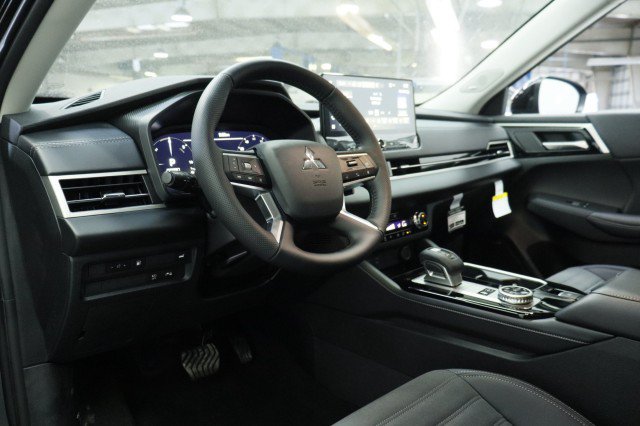 New 2026 Mitsubishi Outlander SE AWD/4WD image 5