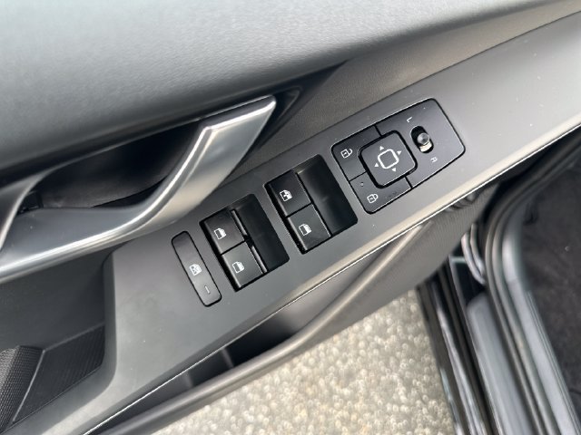 Used 2025 Kia Niro Wind w/ Wind Preserve Package FWD image 11